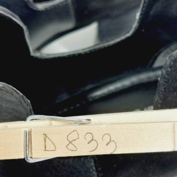 Charles David Black Leather Slip On Cut Out Block Heel Ankle Boots D833 - Picture 13 of 13